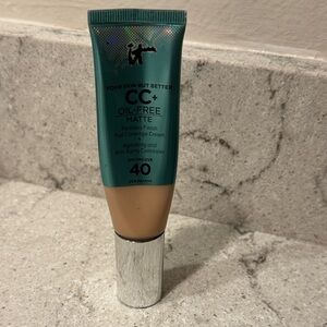 IT Cosmetics CC+ Oil-Free Matte foundation